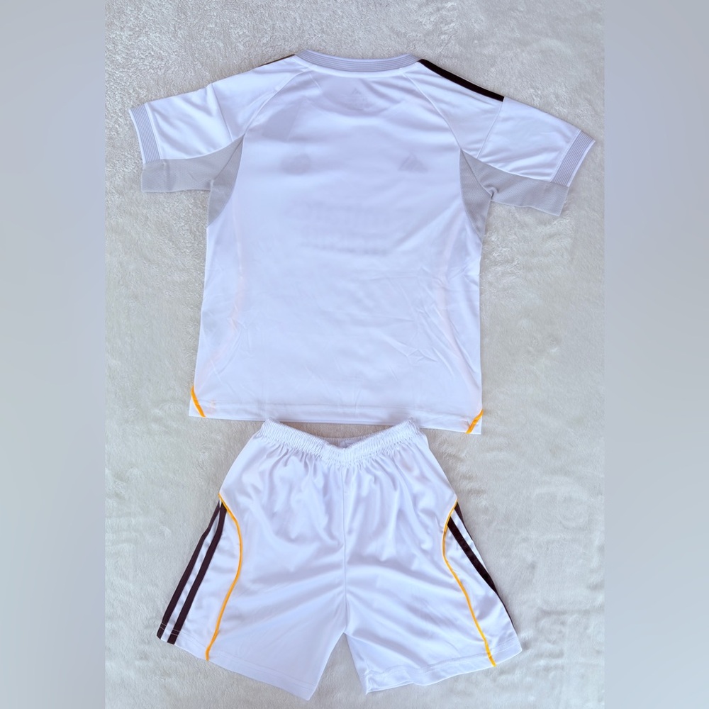 Set Real Madrid kids home kit 25/26 - Picture 2 of 8
